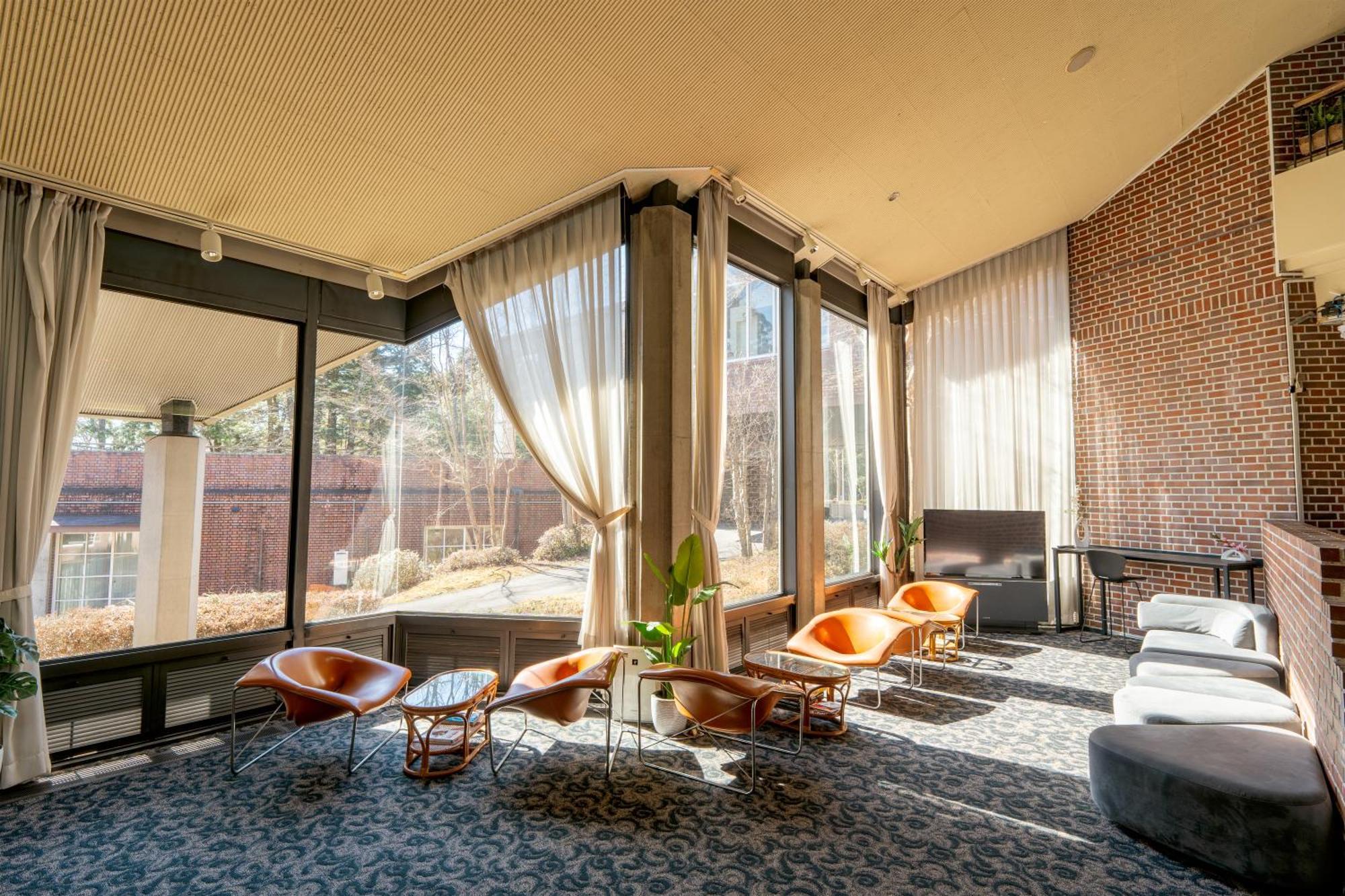 富士祥栄会館 Hotel Oyama  Ngoại thất bức ảnh