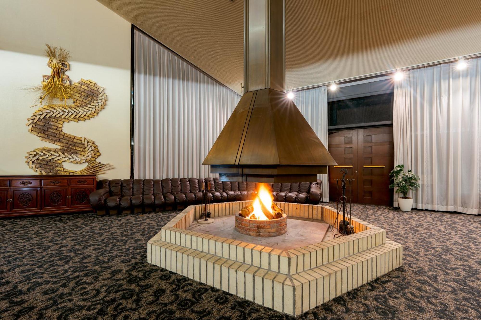 富士祥栄会館 Hotel Oyama  Ngoại thất bức ảnh